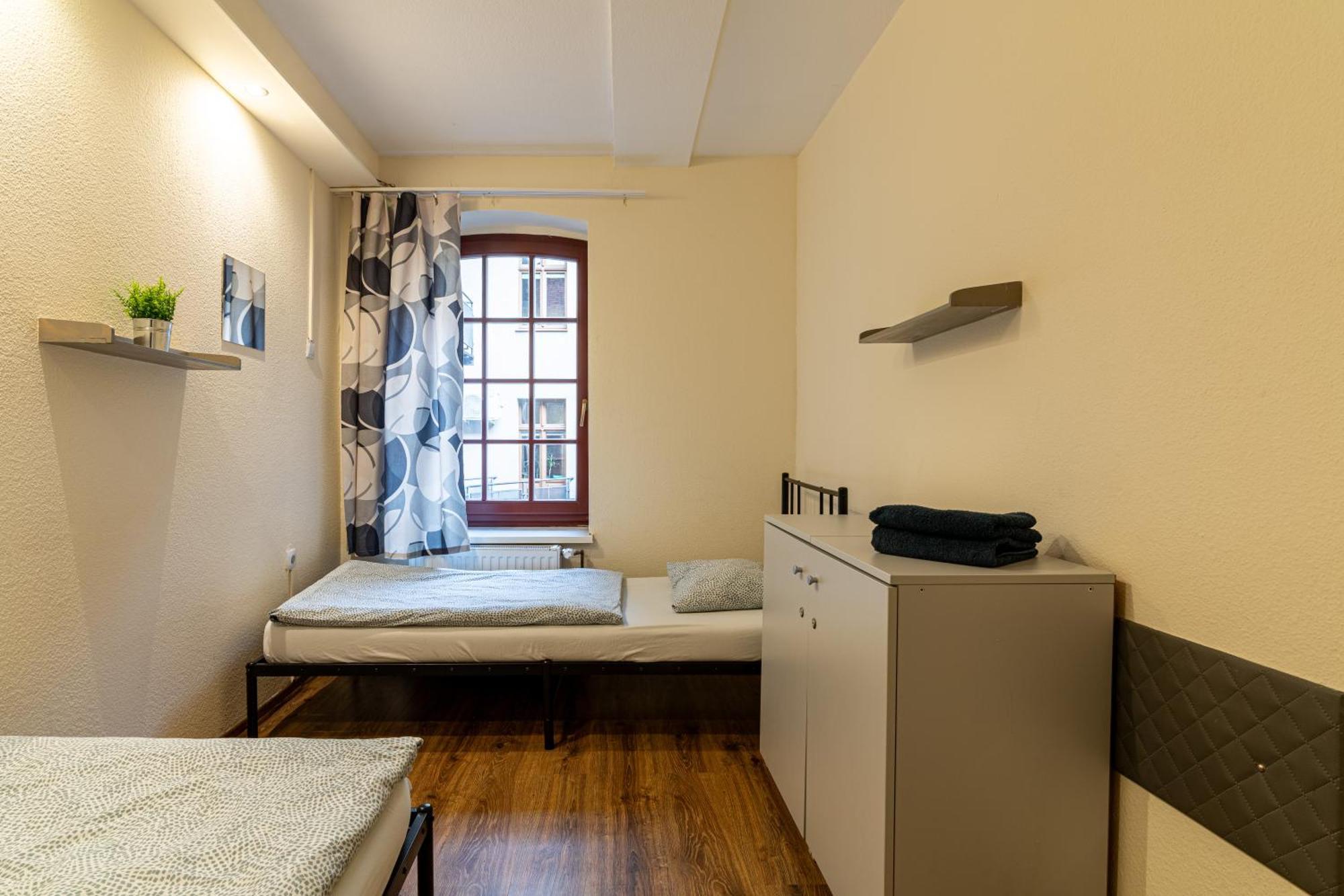 Orange Hostel *